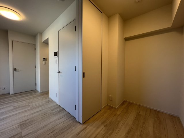 寝室にするにもちょうどいいお部屋ですわ！