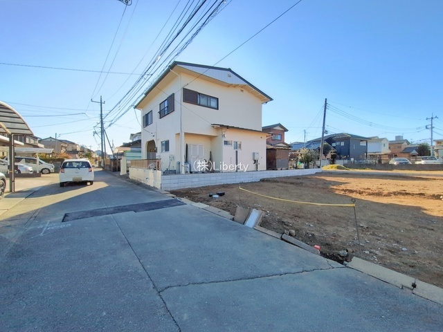 土浦市中村南3丁目24番　新築戸建　B号棟の前面道路含む現地写真