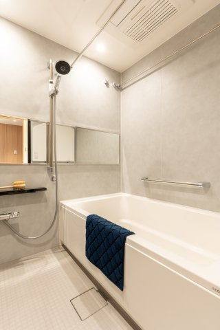 ディアパーク市ヶ谷南町の浴室|ディアパーク市ヶ谷南町：雨の日のお洗濯にも便利な浴室乾燥機・追い焚き機能付き浴室です！