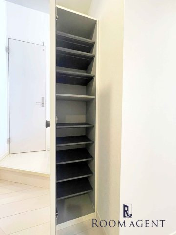 stage四番の玄関