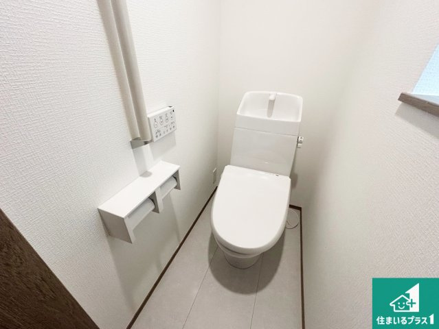 神戸市西区糀台　新築一戸建てのトイレ|1・2階の2ヶ所にあるので、朝の忙しい時間の順番待ちもなく、深夜の利用にも大変便利です。