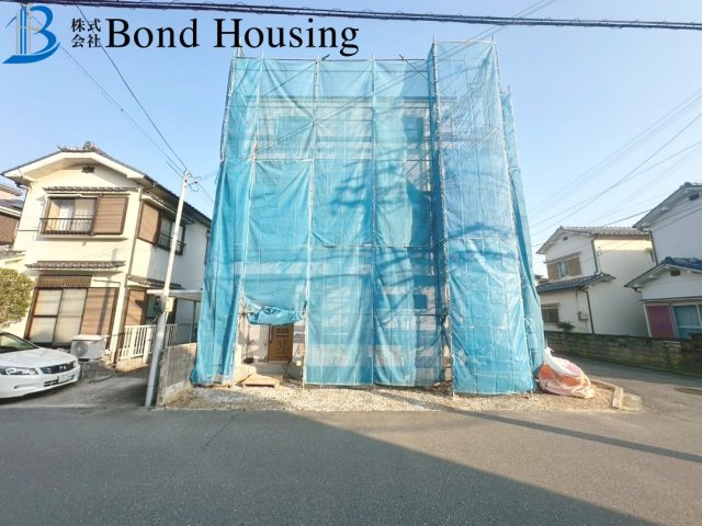 ファミリークロークあり収納豊富　二見町福里　新築限定1棟の前面道路含む現地写真