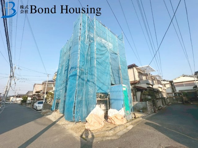 ファミリークロークあり収納豊富　二見町福里　新築限定1棟の前面道路含む現地写真