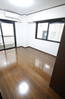 【居間・リビング】 | 大松ビル | 洋室7.1帖