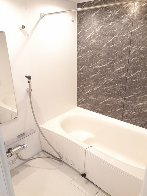 アールブリーゼAの浴室