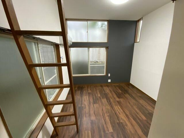 川崎市多摩区南生田３丁目のアパートの居間・リビング