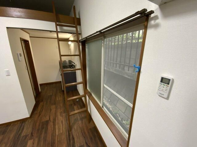 川崎市多摩区南生田３丁目のアパートの居間・リビング