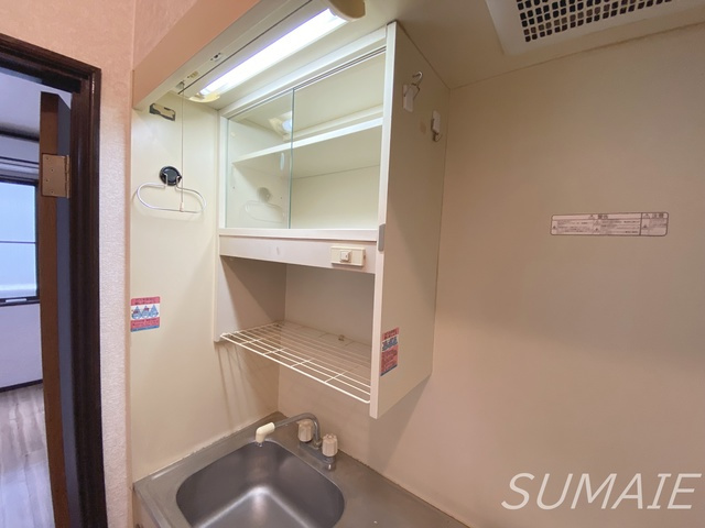 江戸川区西小岩４丁目の賃貸マンションのキッチン|キッチン収納です！