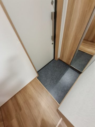 ペルルブランシェ九番町の玄関