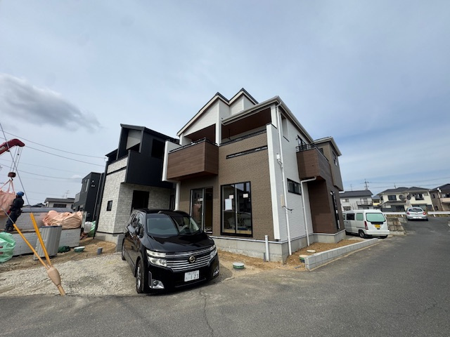 ブルーミングガーデン岡山市東区西大寺川口②号棟の外観|令和８年３月下旬引渡し予定です。