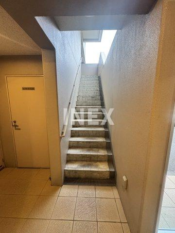横浜市南区中里１丁目の賃貸マンションのロビー