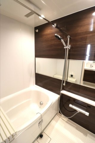 グラナーデ貫井の浴室