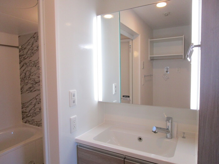 アレクシスの独立洗面台