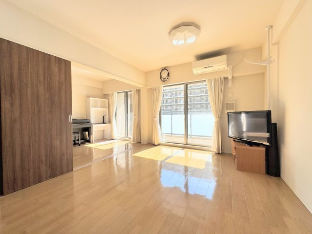 【居間・リビング】 | オハナ淵野辺ガーデニアシーズンレジデンス | ◆リビングは一日中太陽の光が射し込みます。家族が集まる空間は、自然と笑顔が溢れます！