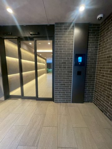 オープンレジデンシア文京西片のエントランス