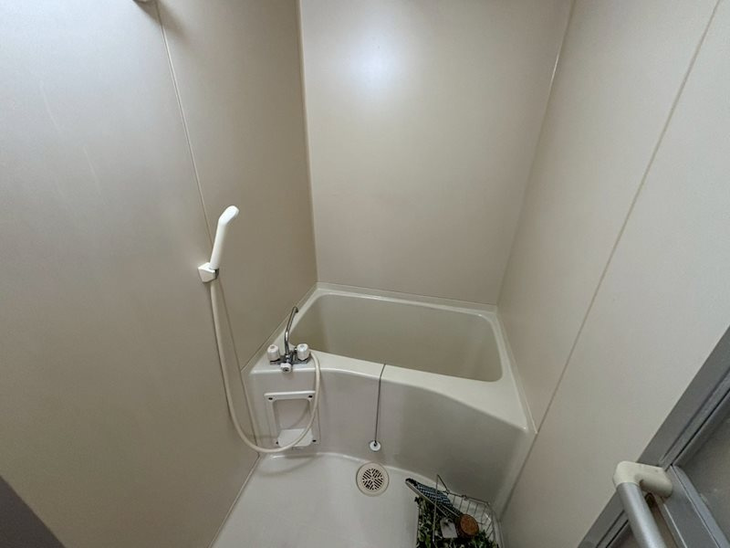 綾小路アパートメントの浴室