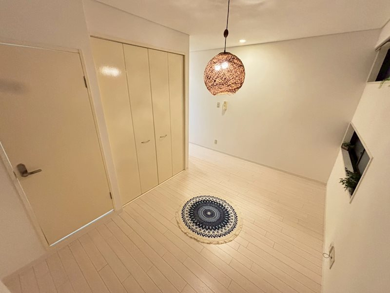 綾小路アパートメントの居間・リビング