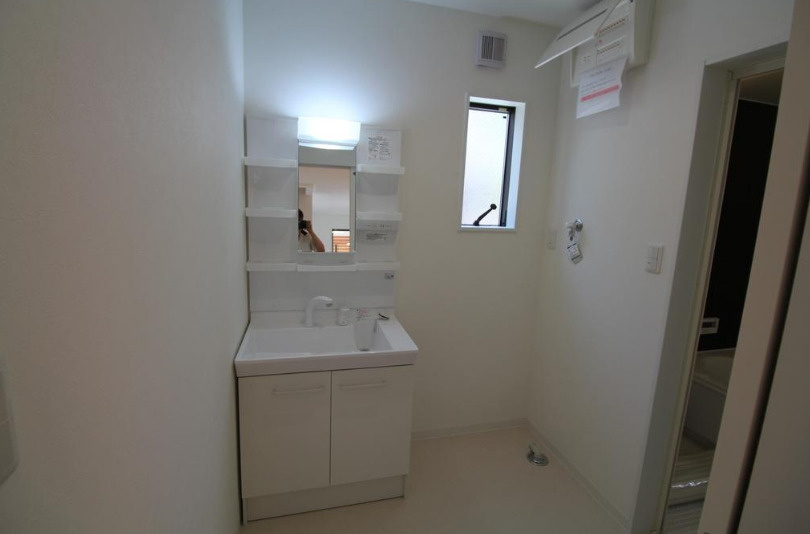 本庄町1丁目貸家の洗面所