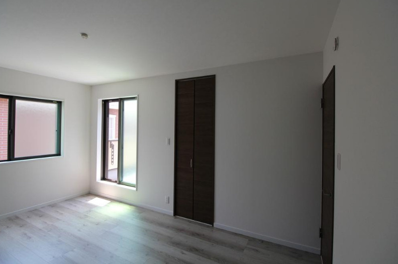 本庄町1丁目貸家の居間・リビング