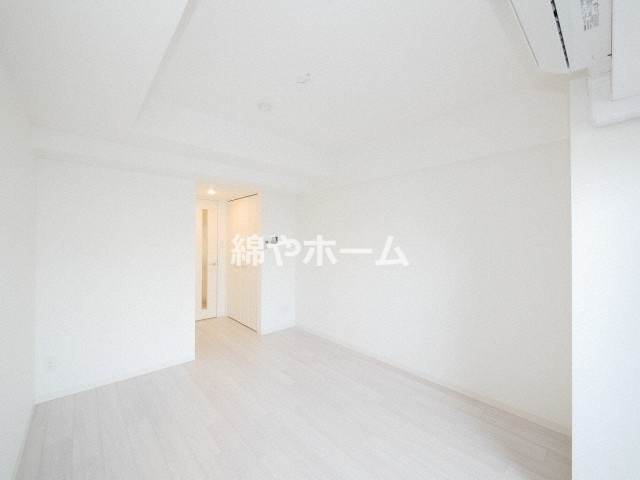 セオリー大阪パーチェの洋室|使い勝手のいい洋室です