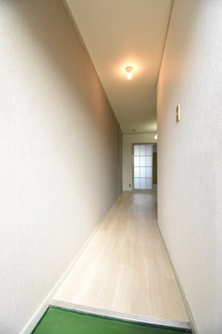 ナチュラル遠里小野の玄関