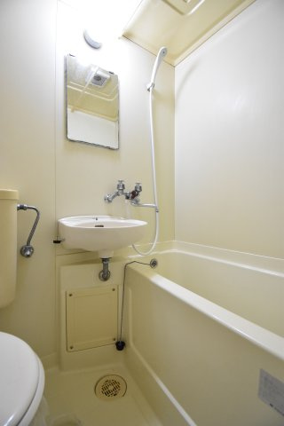 ナチュラル遠里小野の浴室