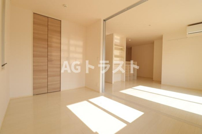 【洋室】 | グランシャリオ