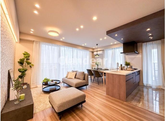 アトラスタワー北千住（千住ミルディス弐番館）の居間・リビング|光と風があふれる開放的なリビングダイニング！家族とのコミュニケーションがさらに広がるような心温まる空間を演出♪