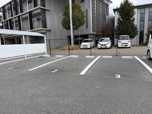 TAISHI　CUBEの駐車場