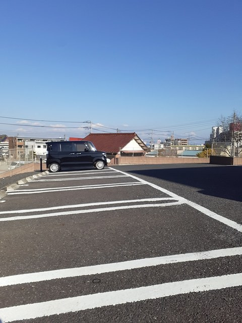 マーベラスの駐車場