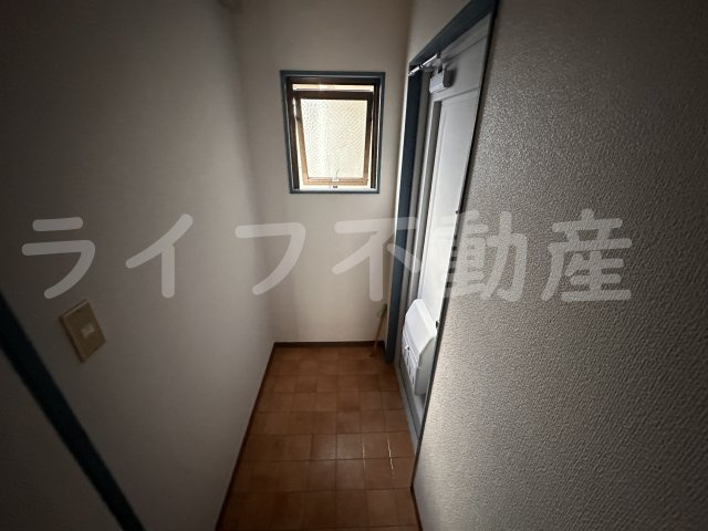 岡本マンションの玄関