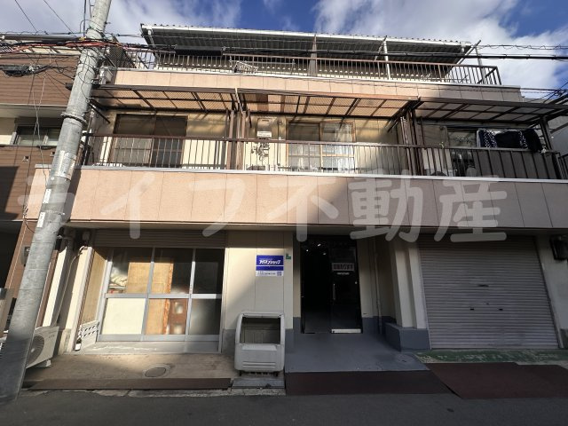 岡本マンションの外観