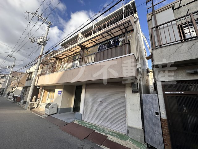 岡本マンションの外観