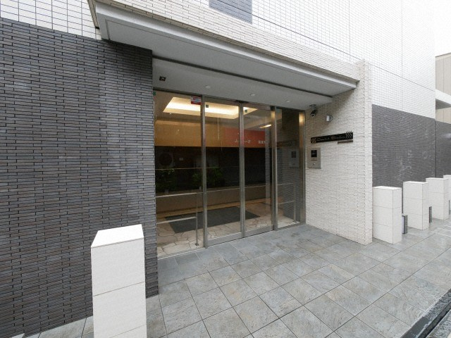 コンフォート弁天のエントランス