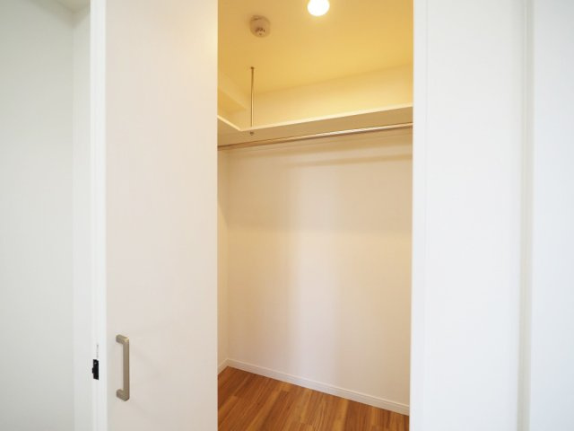 大阪市城東区野江４丁目の賃貸マンションの収納