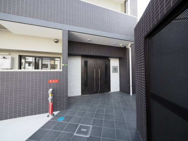 大阪市城東区野江４丁目の賃貸マンションのエントランス