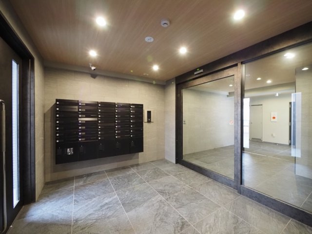 大阪市城東区野江４丁目の賃貸マンションのロビー