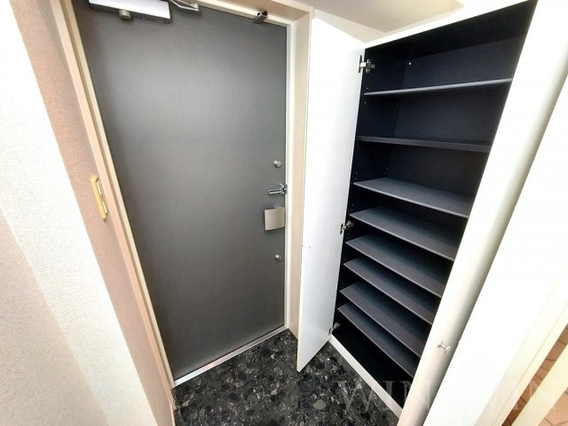 デルフィ・カーサの玄関