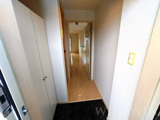 デルフィ・カーサの玄関