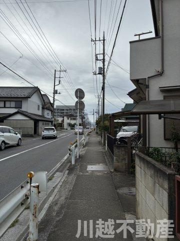 川越市石原町２丁目 30坪売地の前面道路含む現地写真