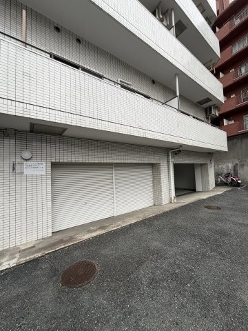 マートルコート第２中目黒の駐車場