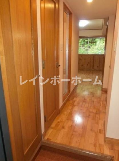 ビートルズスクエアの玄関