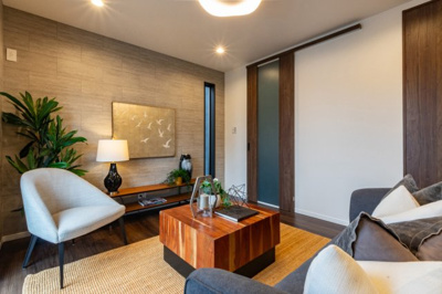 【居間・リビング】 | マイタウン佐井寺プレミアム◇◆全8区画◇◆自由設計◇◆ | 【同社施工例写真】
床材・・・Panasonic製が標準仕様！
LDKには、床暖房3か所標準で付いています♪