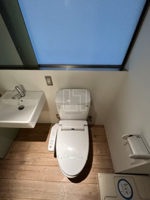 【トイレ】 | アドバンス心斎橋NEXTURE | アドバンス心斎橋NEXTURE（アドバンス心斎橋ネクスチャー）　温水洗浄便座