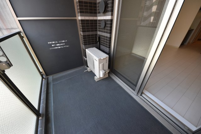 グラン心斎橋イーストのバルコニー