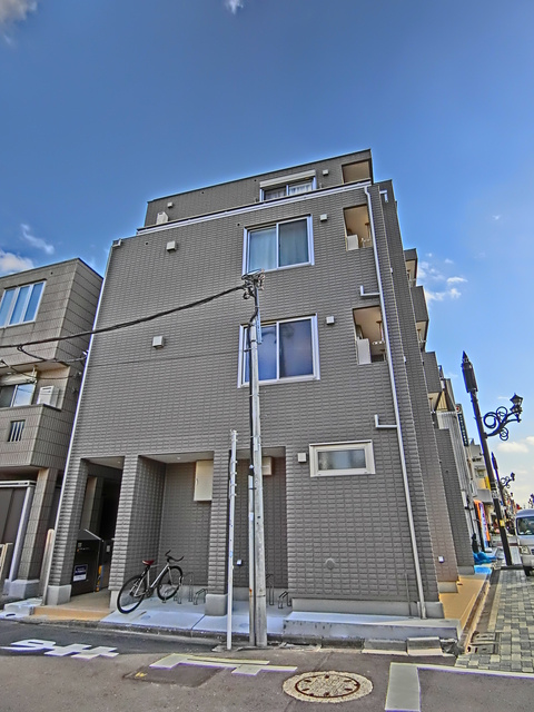 ＥＩＷＡ　ＨＡＵＳ