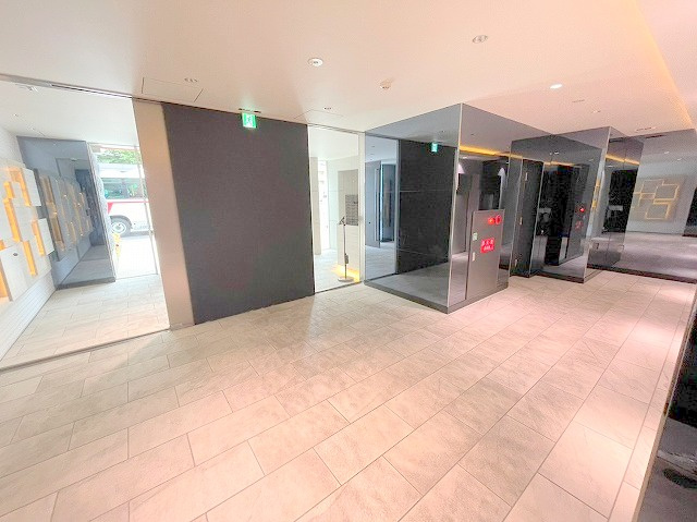 S-RESIDENCE新大阪Ridenteのエントランス