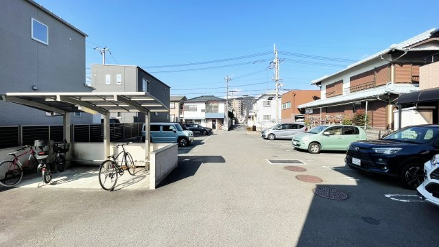 グランツ内浜　Ｂ棟の駐車場