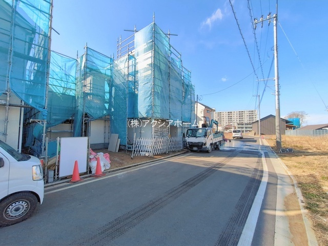 所沢市上安松・全8棟　新築一戸建　2号棟　の前面道路含む現地写真|2026年1月30日撮影