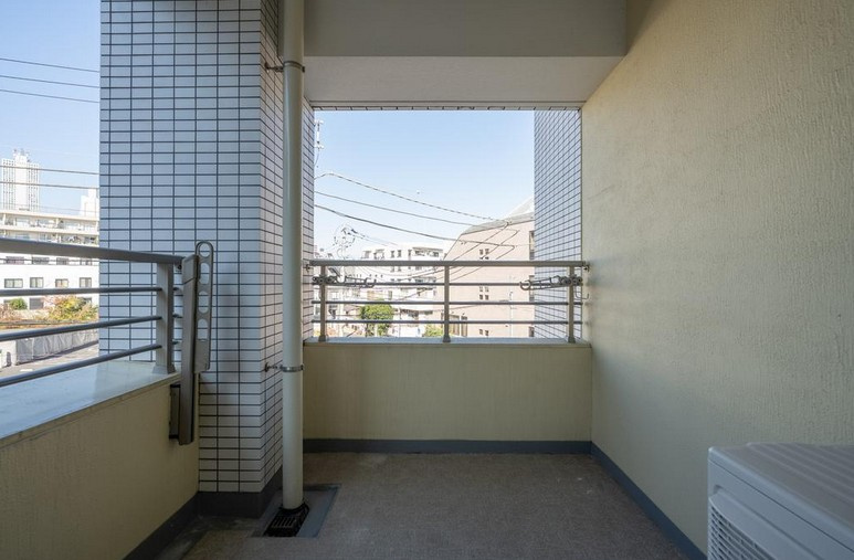 【バルコニー】